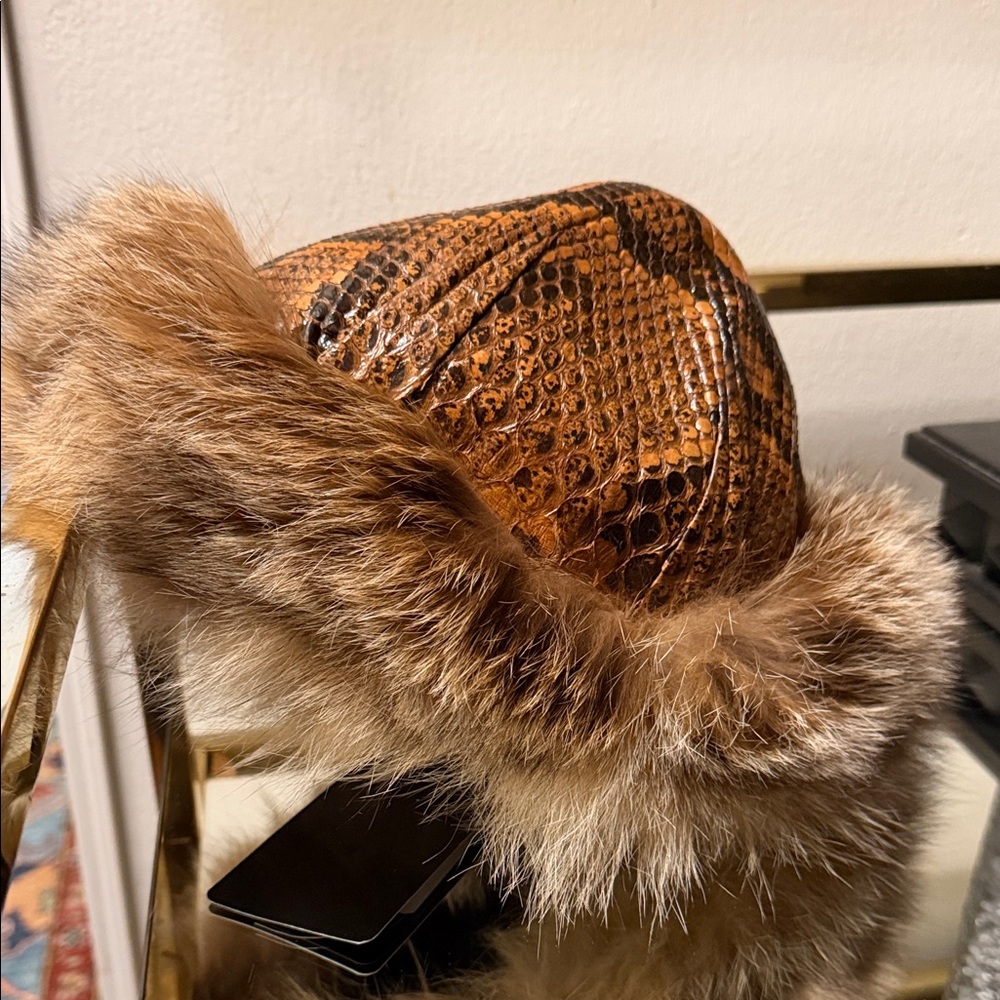 Brown snakeskin with fur trim hat - Picture 2 of 6